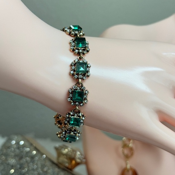 ⚜️💎 Classic Gold Bracelet with Emerald Green Crystals ❤️🔥💫 - Picture 5 of 11